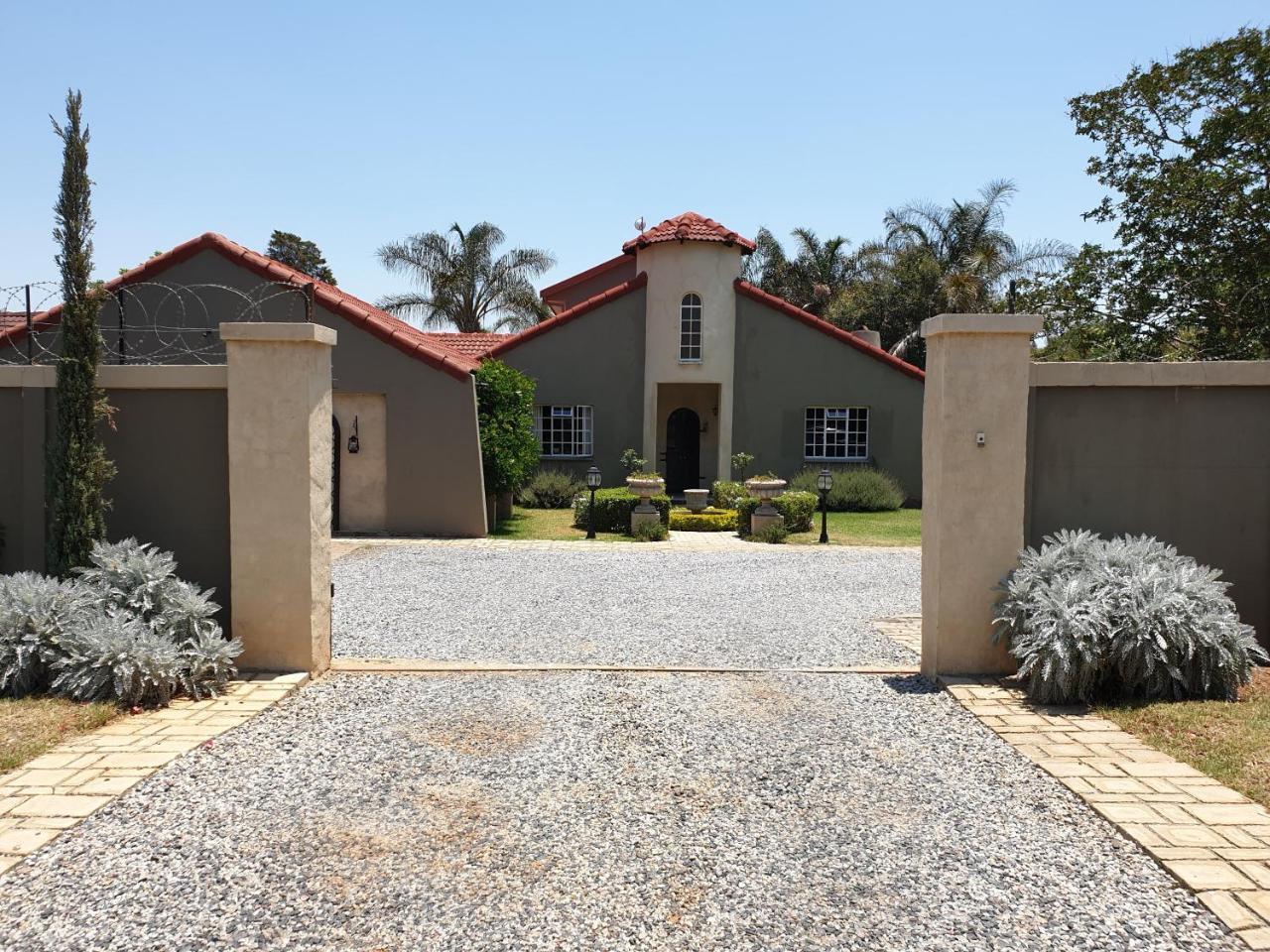 Nouveau Studios Pretoria-Noord Exterior foto