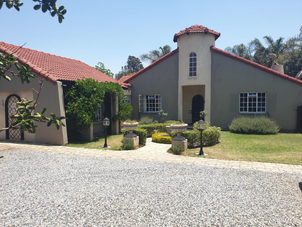 Nouveau Studios Pretoria-Noord Exterior foto